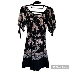 Angie Black Floral Cold-Shoulder Romper Size S